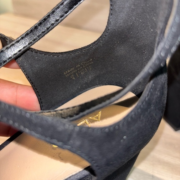 Aldo Elegant Black Ankle Strap Heels - Picture 7 of 8